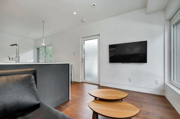 For Lease - 71 Clearview Avenue, Tunneys Pasture and Ottawa West, Ontario - Photo 1