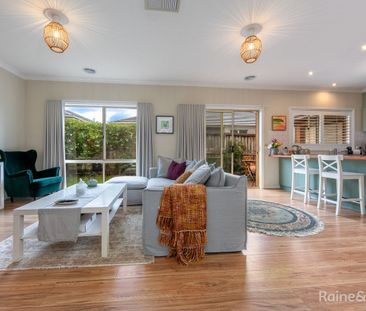 Charming Family Home in Sunbury - Photo 4