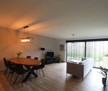 Energiezuinig 2-slaapkamer-appartement met lift, terras, ondergrond... - Photo 2