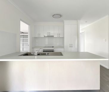 56 Girraween Way, - Photo 2