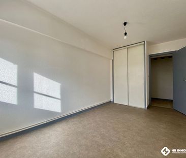 Location Appartement 4 pièces 88m² ROANNE 42300 - Photo 5
