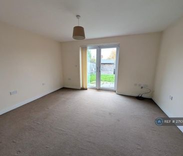 2 bedroom semi-detached house to rent - Photo 6