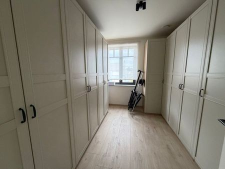 Luxueus app (131m²) met 2 slpk + bureau, terras en garagebox - Foto 2