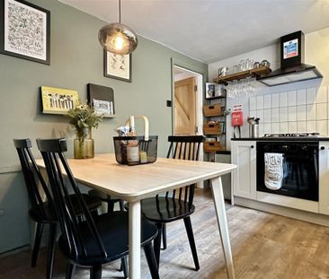 High Street, Tideswell - Photo 1