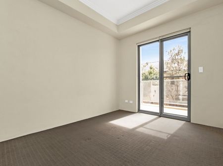 Two-Bedroom Apartment in Ideal Location - Photo 2