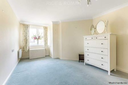 1 bedroom property to rent in Addlestone - Photo 2