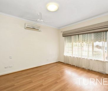 GOOD 4 BEDROOM FAMILY HOME - Photo 3