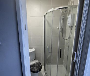 1 bedroom in a house share to rent - Photo 6
