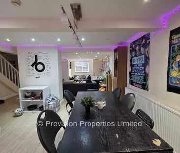 7 Bedroom Brudenell Avenue Hyde Park - Photo 6