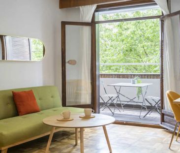 Room in a shared 7-bedroom apartment for rent in Castellana. - Photo 2