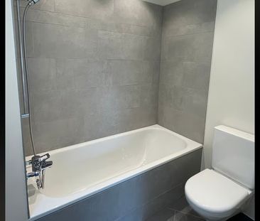 2.5 Zimmer, 80 m², 2. Stock - Photo 2