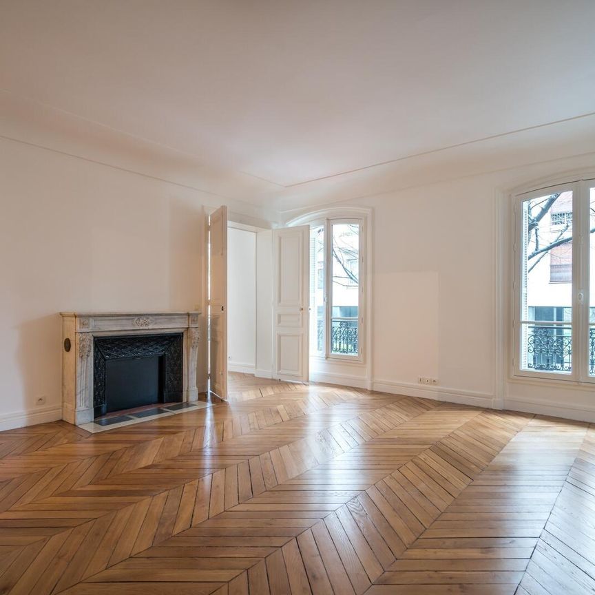 location Appartement F5 DE 143.35m² À PARIS - Photo 1