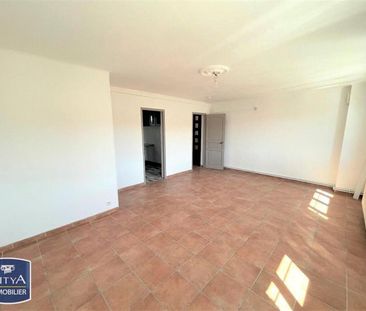 Location Appartement 4 pièces 69m² PEYROLLES EN PROVENCE 13860 - Photo 2