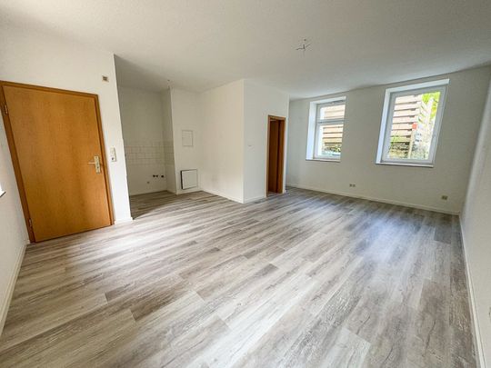 Single-Wohnung mit Einbauküche & Fußbodenheizung in Beierfeld zu vermieten - Photo 1