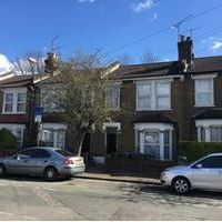 2 Bed Flat, Aldeburgh Street, SE10 - Photo 1