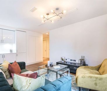 Exceptional new three bedroom apartment situated on the third floor of this incredible development. - Photo 3
