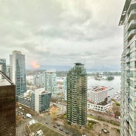 Sea-view Apt in DT Vancouver - Photo 1