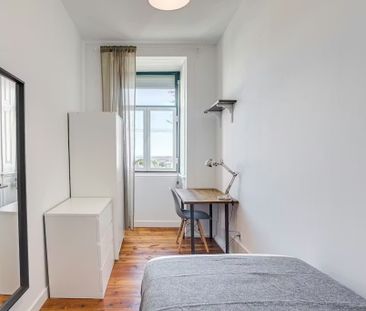 Calçada do Marquês de Abrantes, Lisbon, Lisbon 1200-163 - Photo 3