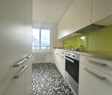 Wohnen mit Weitblick Ihre Terrasse über dem Zürichsee! - Photo 1