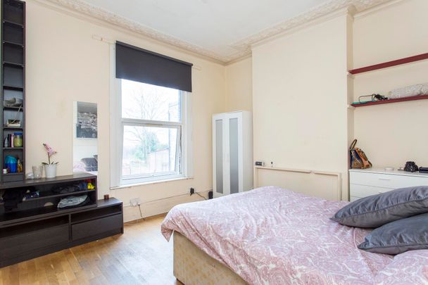 🏡 Large Victorian House - All Bills Included - Lounge & Garden! 🏡 - Photo 1