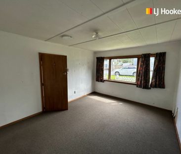 Four bedroom flat - Photo 1