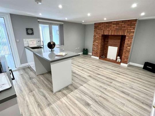 Garden Flat, Austhorpe Road, Leeds, LS15 - Photo 1