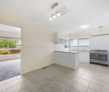 Convenient Wendouree Location - Photo 5