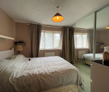 2 bedroom house to rent Wordsworth Mead, RH1 - Photo 3
