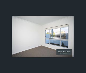 Ground Floor 2 Bedroom, 2 Bathroom, Courtyard + Carbay - Photo 4