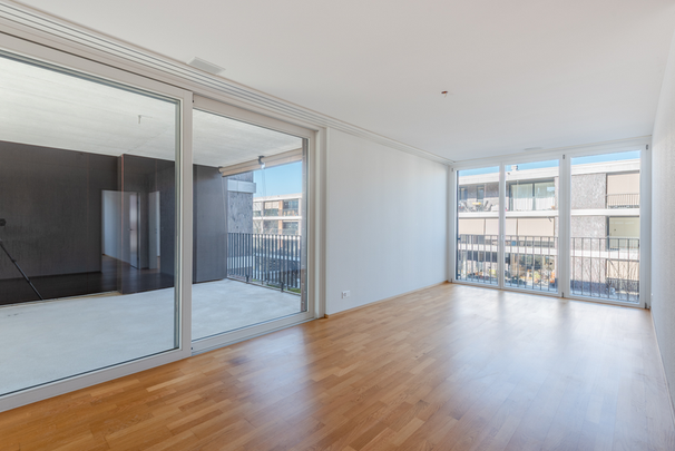 4.5-Zimmer-Wohnung mit Balkon und Einstellhallenplatz - Photo 1