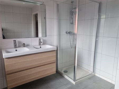 Location Appartement 4 pièces 91m² - Photo 4