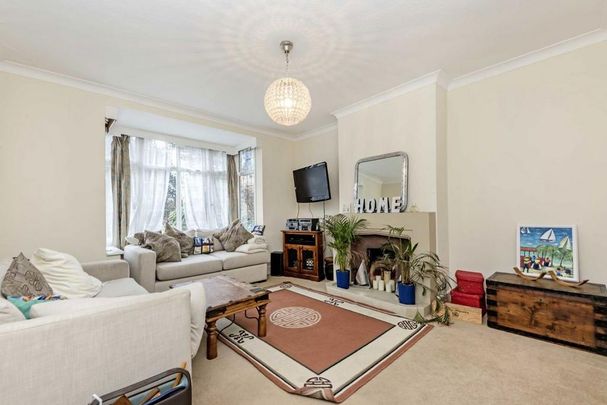 3 bedroom semi-detached house to rent - Photo 1