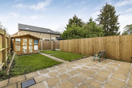3 bedroom semi-detached house to rent - Photo 3