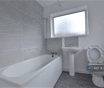 3 bedroom terraced house to rent - Photo 6