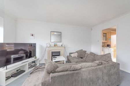 2 bedroom semi-detached house to rent - Photo 2