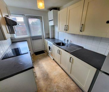 2 bedroom end of terrace house to rent - Photo 6