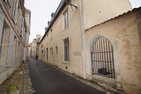 Appartement POITIERS 1 pièce(s) 50.10 m² - Photo 2