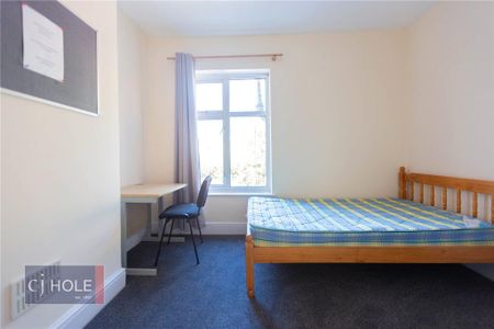 6 bedroom terraced house to rent - Photo 4