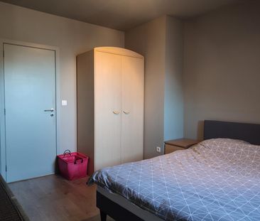 Prachtig dakappartement met 2 slaapkamers, balkon en parking - Foto 4