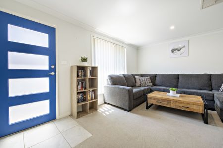 Modern Three Bedroom Duplex Close to Delroy shops - Photo 2