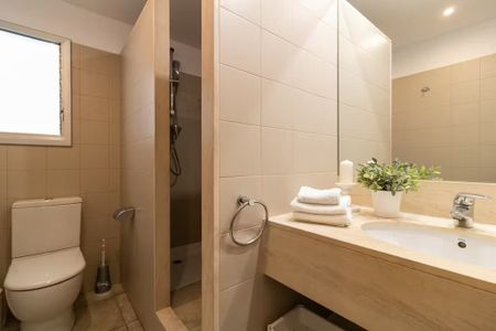 Carrer de Balmes, Barcelona, Catalonia 08006 - Photo 5