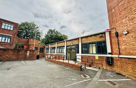 Ednam Court, Dudley, DY1 - Photo 3