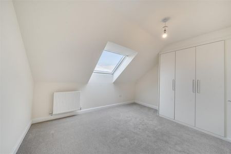 4 Bedroom House - End Terrace - Photo 4