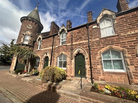 2 bedroom terraced house to rent - Photo 1