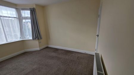 4 Bedroom House To Let - Photo 3