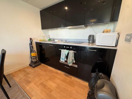 1 bedroom flat to rent - Photo 3