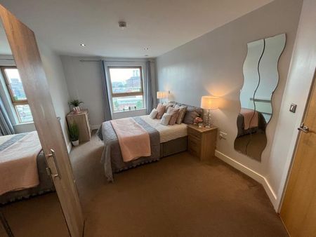 2 bedroom flat to rent - Photo 4