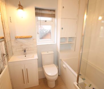 2 bedroom Semi-Detached House to rent - Photo 6