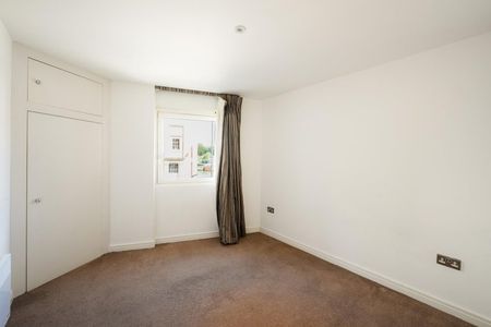 2 Bed Flat - Photo 5