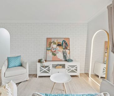 MODERN TWO BEDROOM APARTMENT - Photo 1